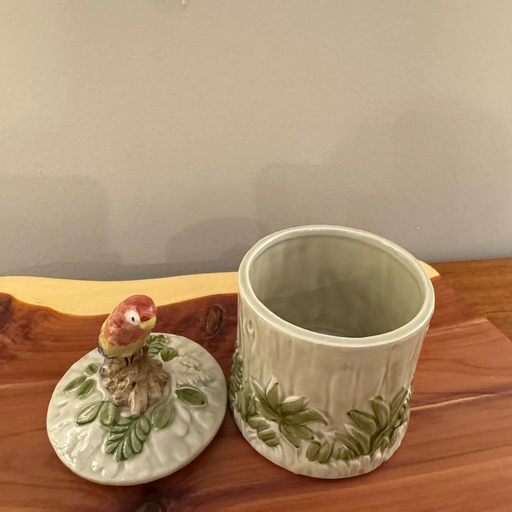 Otagiri 1980 Parrot Small Canister – OMC Japan – Tropical Ceramic 6” - Picture 8 of 9